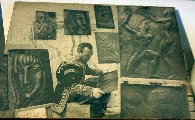 Figure 9. Irak’li Ochiauri (In Khevsur garb) with some of his “Khevsur women” (Author photo).