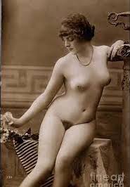 Figure 8. Content appeal on Tumblr: (8a) Original image posted; (8b) Image flagged; (8c) Tumblr’s response; (8d) Tumblr’s decision 