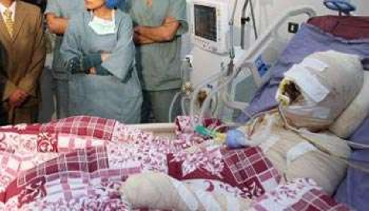 Figure 2. « Mohamed Bouazizi sur son lit d’hôpital, lors d’une visite du président Ben Ali »
